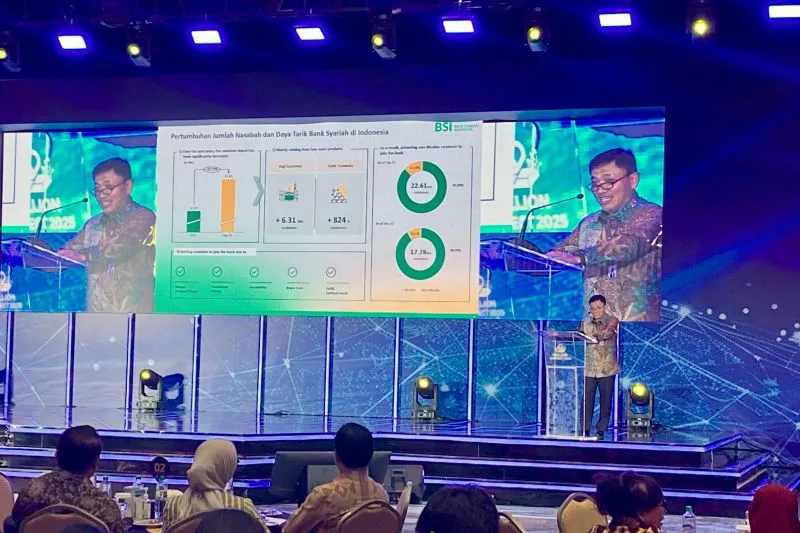 Wakil Direktur Utama BSI Bob Tyasika Ananta