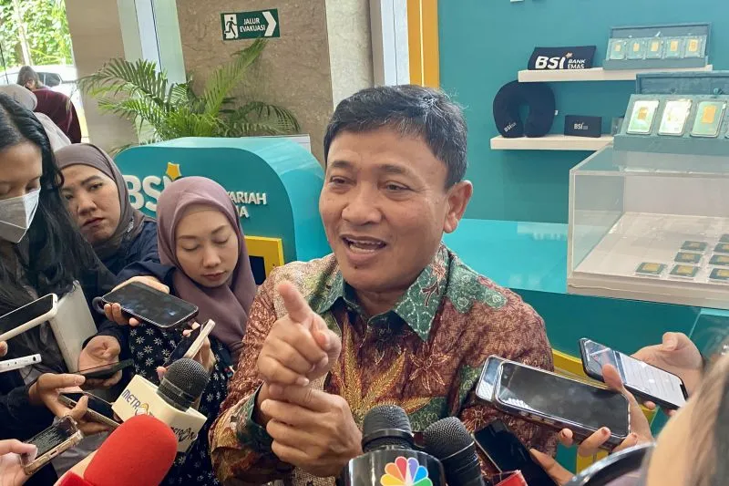 Wakil Direktur Utama BSI Bob Tyasika Ananta