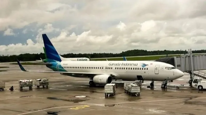 Pesawat Garuda Indonesia di Bandar Udara Internasional Hang Nadim