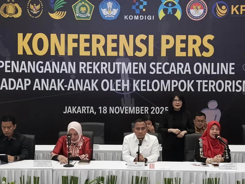 Konferensi pers penanganan rekrutmen secara online terhadap anak-anak oleh kelompok terorisme