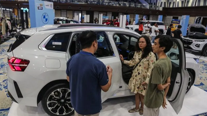 pameran otomotif Livin' Fest 2025 di Muladi Dome Universitas Diponegoro 