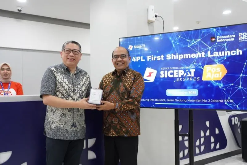 Plt Direktur Bisnis Kurir dan Logistik Pos Indonesia Prasabri Pesti 