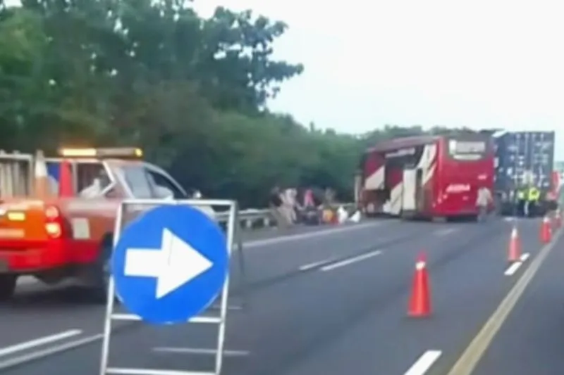 Kecelakaan beruntun di jalan Tol Cipali