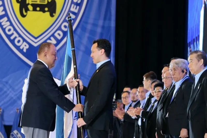 Ketua Umum Komite Olahraga Nasional Indonesia (KONI) Pusat Letjen TNI Purn. Marciano Norman 