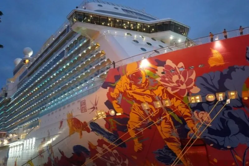 Kapal pesiar Genting Dream 