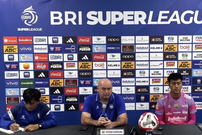 Pelatih Persib Bandung Bojan Hodak 