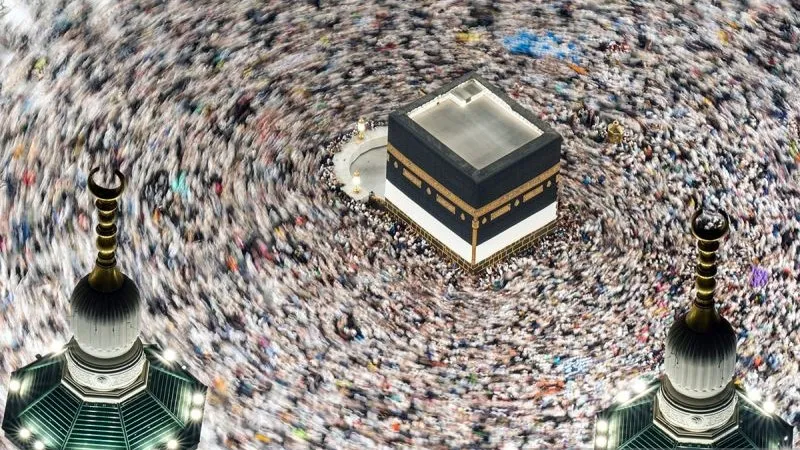 Jamaah haji dari berbagai negara melaksanakan Tawaf di Masjidil Haram