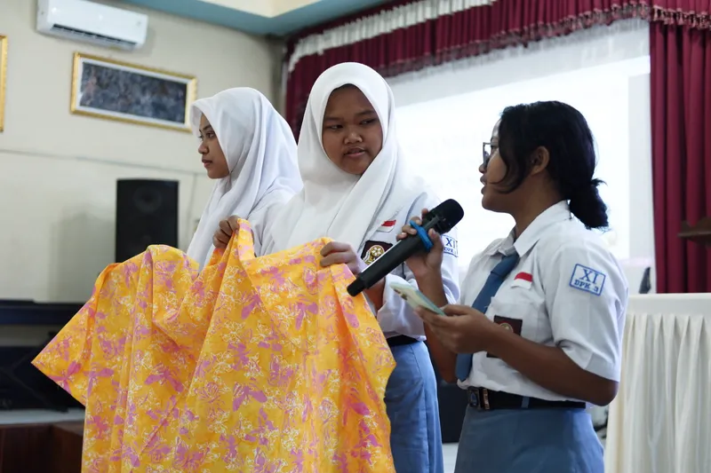 081225-Abdimas Batik SMKN9 Solo1