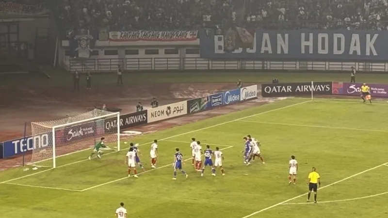 Situasi saat pertandingan Persib Bandung melawan Bangkok United 