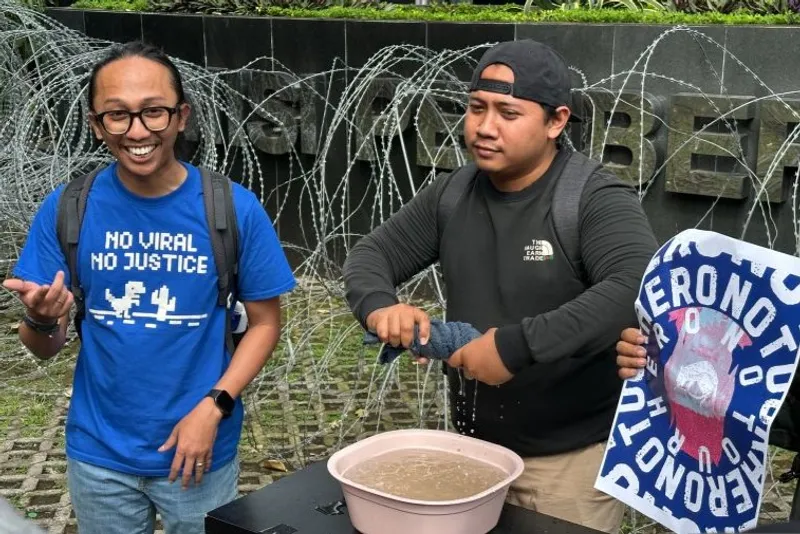 Kepala Divisi Hukum dan Investigasi Indonesia Corruption Watch Wana Alamsyah 