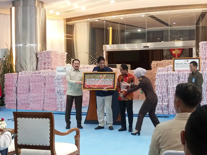 Konferensi pers penyerahan uang sebesar Rp6.625.294.190.469,74 atau Rp6,6 triliun 