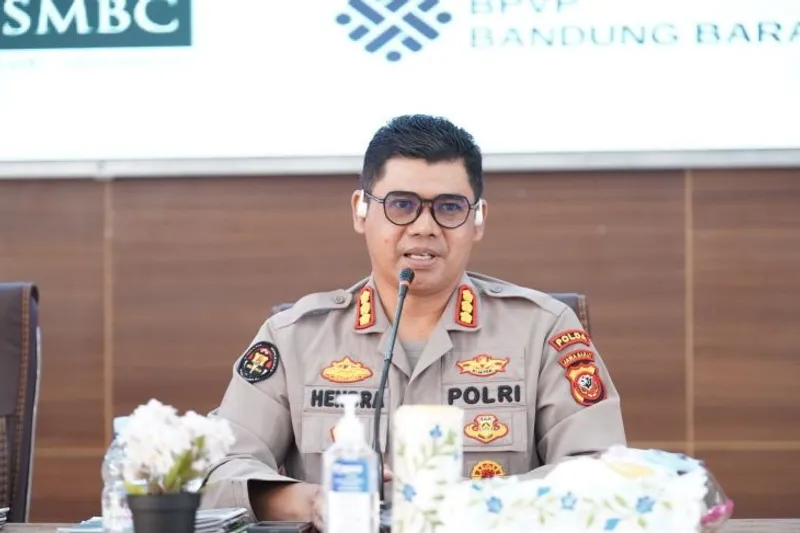 Kabid Humas Polda Jabar Kombes Pol Hendra Rochmawan 