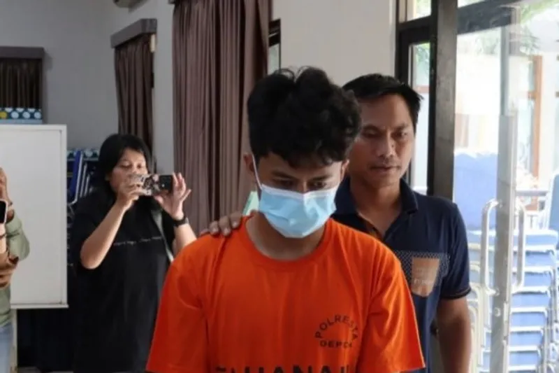 Tersangka H, pelaku kasus teror bom terhadap 10 sekolah di Depok