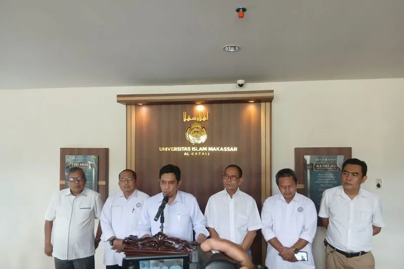 Rektor UIM Prof Dr Muammar Bakry 