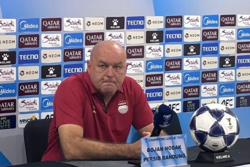 Pelatih Persib Bandung Bojan Hodak 