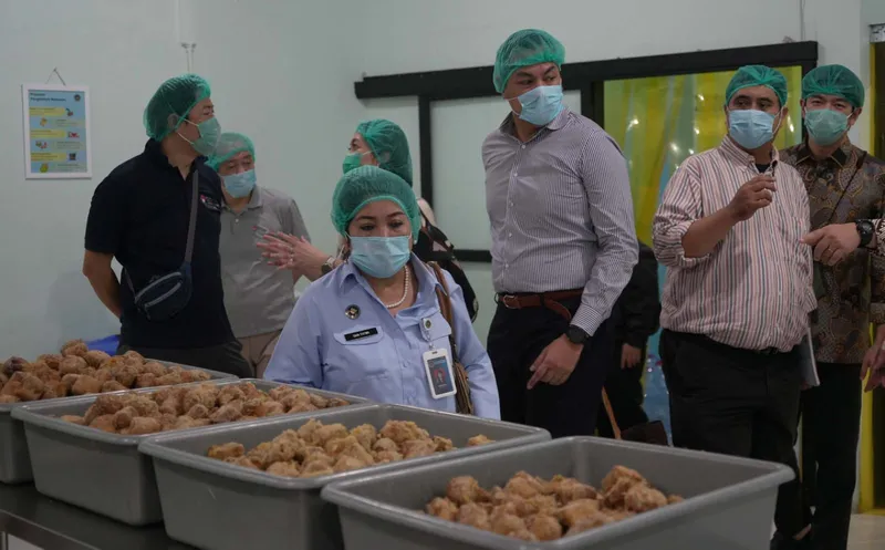 Delegasi JCCI Saat mengunjungi Satuan Pelayanan Pemenuhan Gizi (SPPG) Pasir Putih