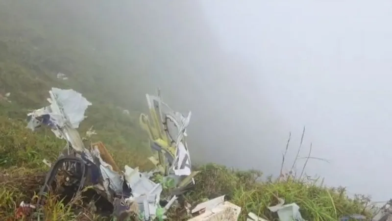 Diduga serpihan badan Pesawat ATR 42-500 