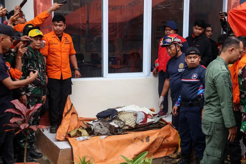 antarafoto-hari-kedua-pencarian-pesawat-atr-42-500-milik-iat-di-pangkep-17687372