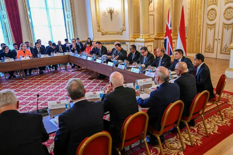 antarafoto-presiden-prabowo-bertemu-dengan-24-pimpinan-universitas-di-inggris-17