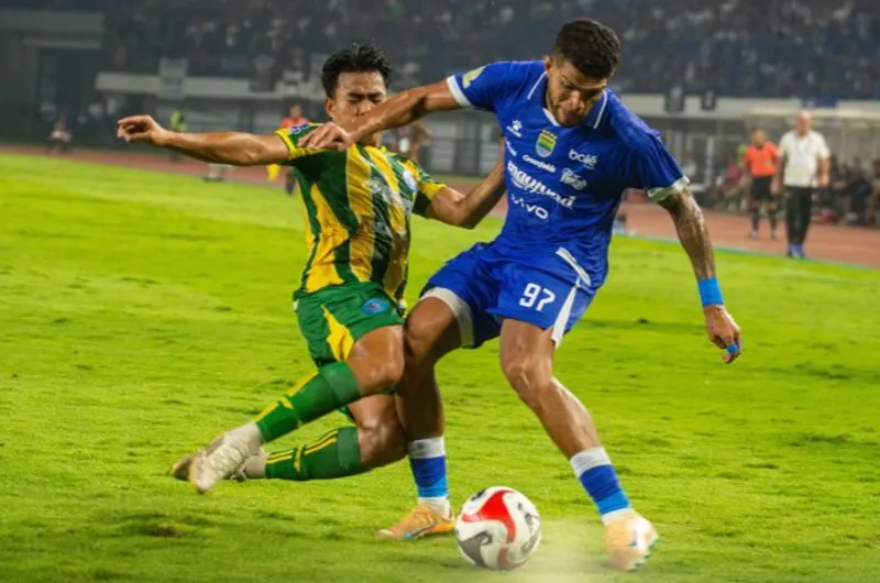 Pesepak bola Persib Bandung Rosembergne Berguinho