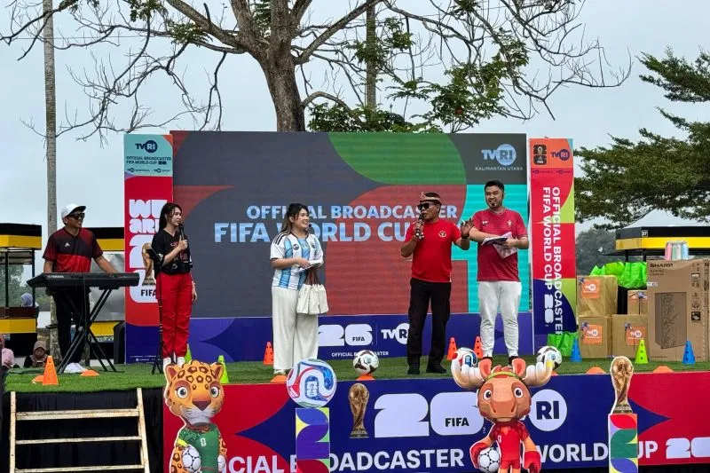 "Kick Off Piala Dunia 2026" di kawasan hari bebas kendaraan 