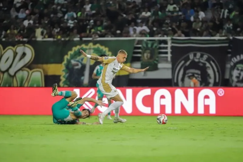 Kapten Persebaya Surabaya Bruno Moreira 