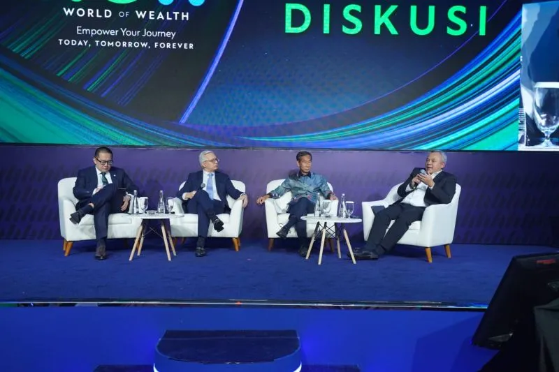 CEO Standard Chartered Indonesia Donny Donosepoetro OBE 