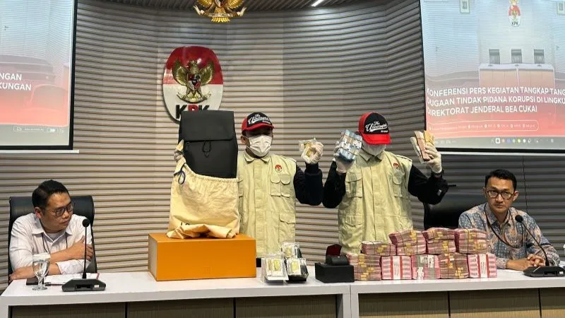 barang bukti kasus dugaan suap dan gratifikasi terkait importasi barang KW 