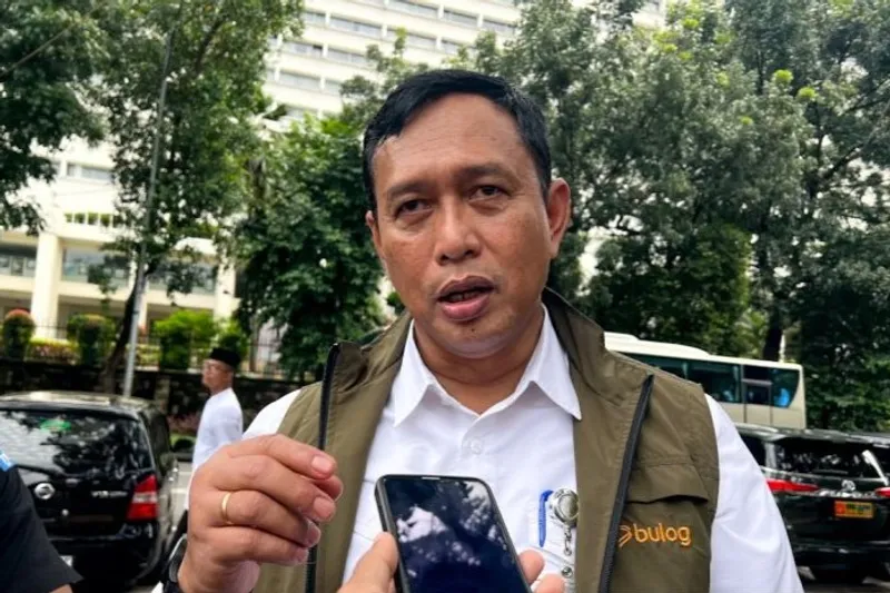 Direktur Utama Perum Bulog Ahmad Rizal Ramdhani 