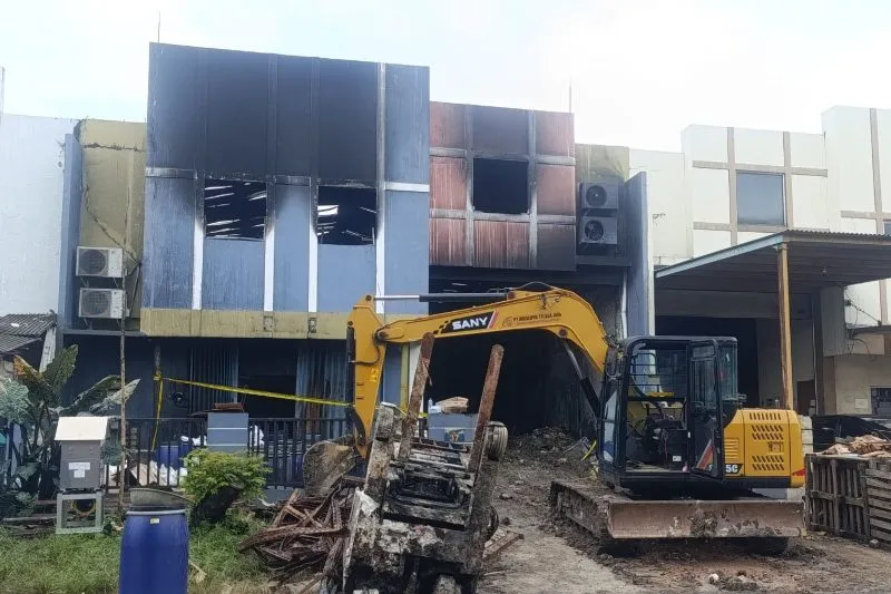 Kondisi Gudang Pestisida milik PT Biotek Saranatama di Kawasan Taman Tekno, Tangerang Selatan, Banten pasca terbakar.ANTARA/Azmi Samsul M