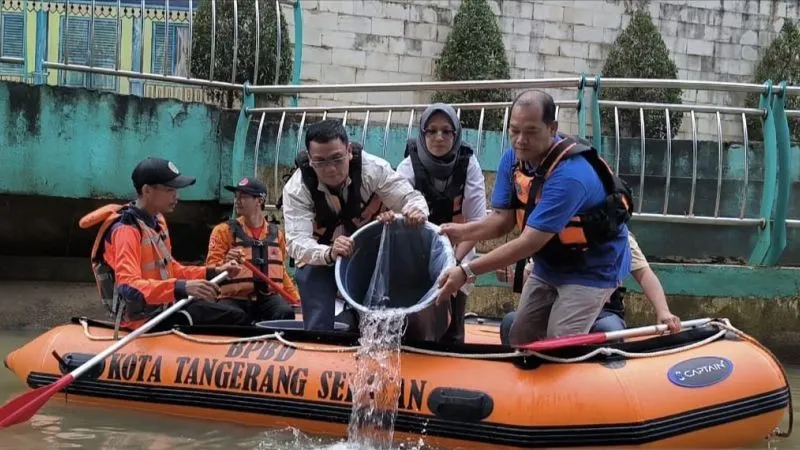 Petugas BPBD dan Manajemen PT Biotek Saranatama sebagai pemilik gudang pestisida