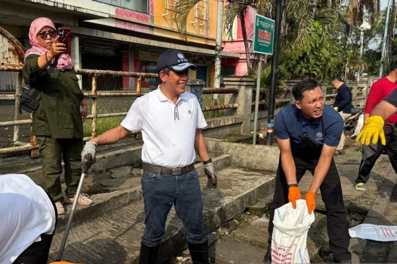 Menteri LH/Kepala BPLH Hanif Faisol Nurofiq
