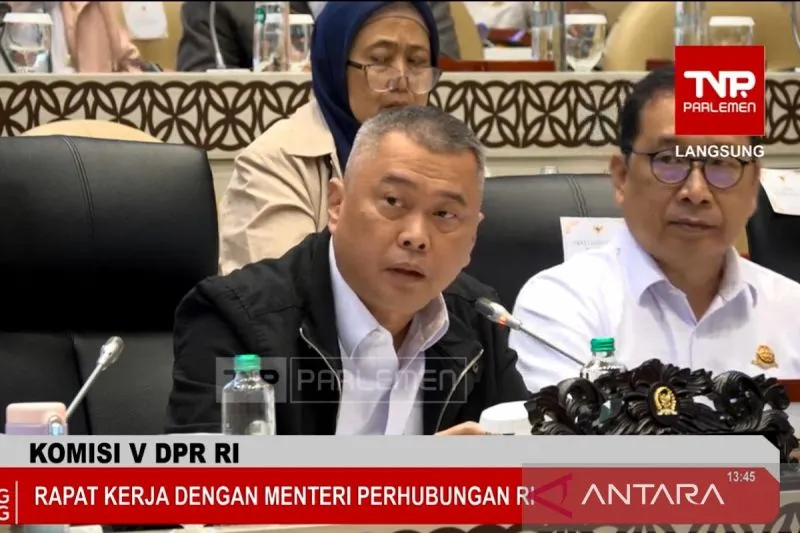 Menteri Perhubungan Dudy Purwagandhi 