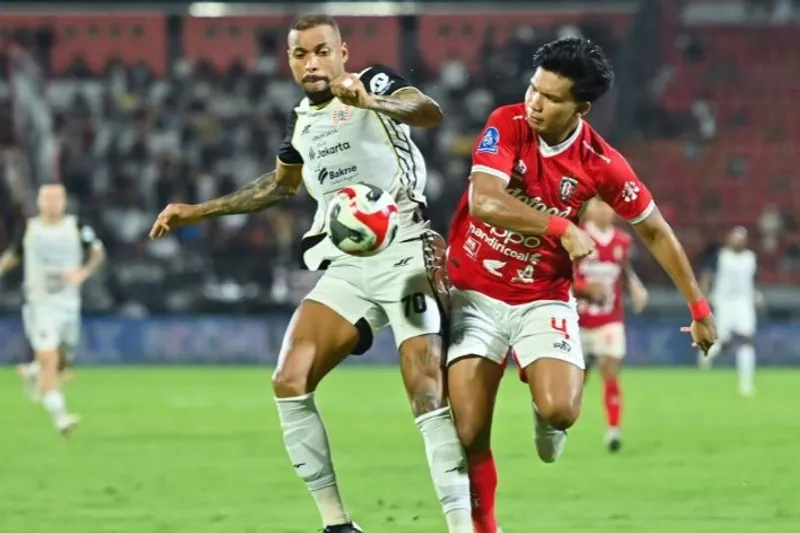 Pesepak bola Persija Jakarta Gustavo Almeida 