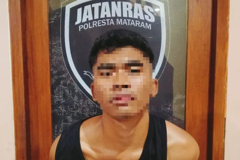 penjambret yang beraksi dengan menggunakan kendaraan roda tiga pengangkut sampah 