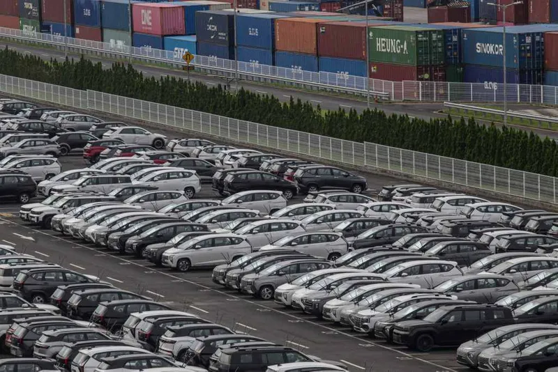 antarafoto-ekspor-mobil-sepanjang-tahun-2025-1771942416-1