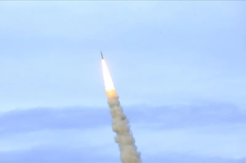 ilustrasi-rudal-Iran