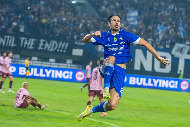 antarafoto-persib-bandung-kalahkan-persik-kediri-1773121957-1
