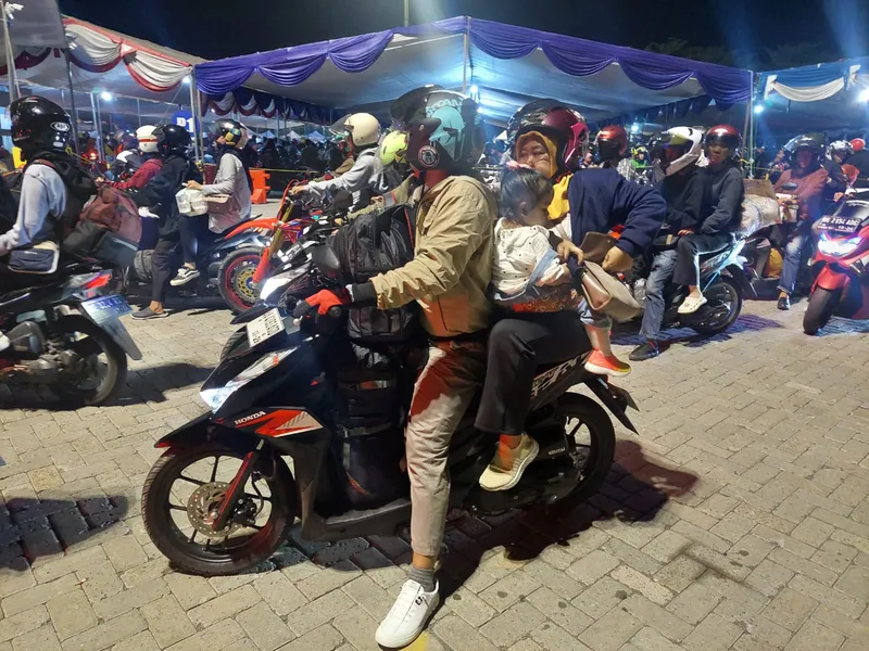 Illustrasi pemudik pada Lebaran 2026