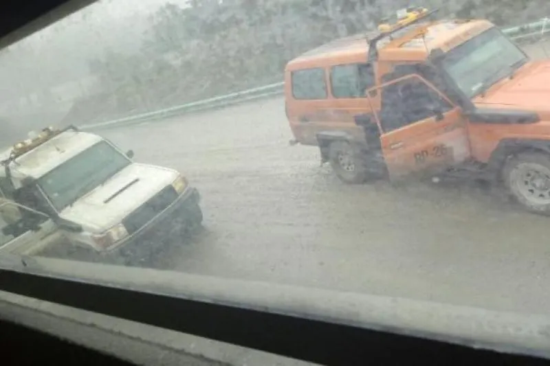 Bus karyawan PT Freeport Indonesia ditembak oleh orang tak dikenal pada 