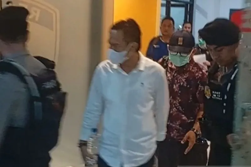 Bupati Cilacap Syamsul Auliya Rachman 