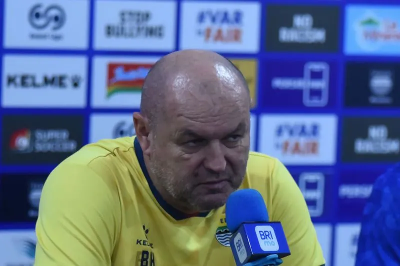 Pelatih Persib Bandung Bojan Hodak 