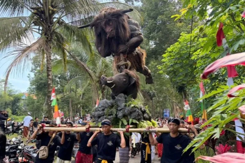 Pawai Ogoh-Ogoh dalam rangka Tawur Ageng Kesanga 