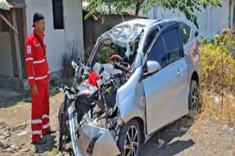 bangkai mobil Calya kasus kecelakaan di Tol Pejagan-Tegal