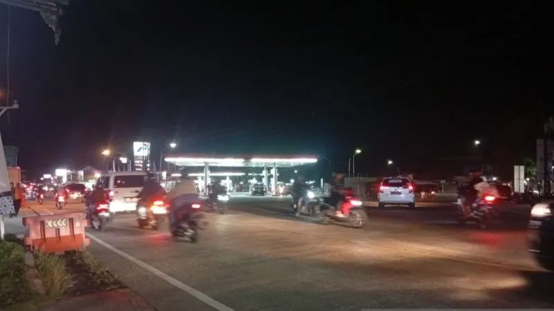 Suasana arus kendaraan di Simpang SPBU Ajibarang