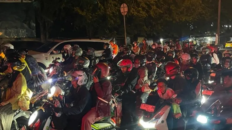 Pemudik saat berada di ruas arteri mengarah ke Jakarta 