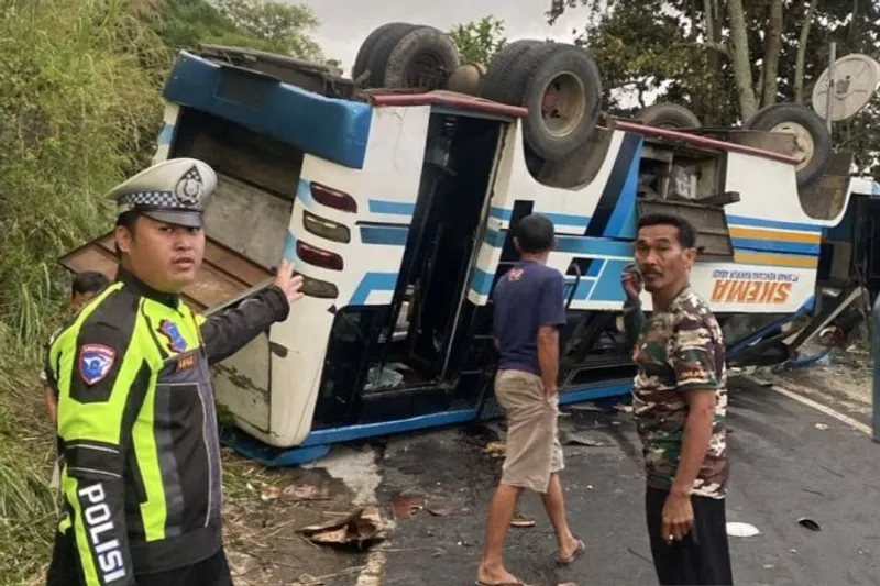 kecelakaan tunggal di Kabupaten OKU Selatan