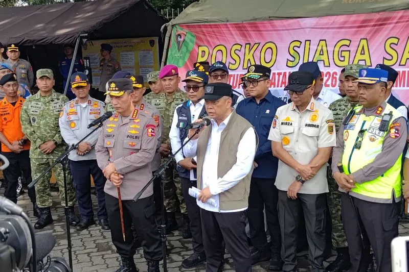 Kapolri Jenderal Polisi Listyo Sigit Prabowo bersama Menteri Perhubungan Dudy Purwagandhi 