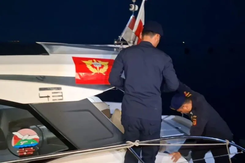 menyegel sejumlah kapal wisata berbendera asing 