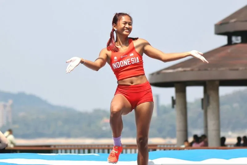 Atlet lompat galah Indonesia Diva Renatta Jayadi